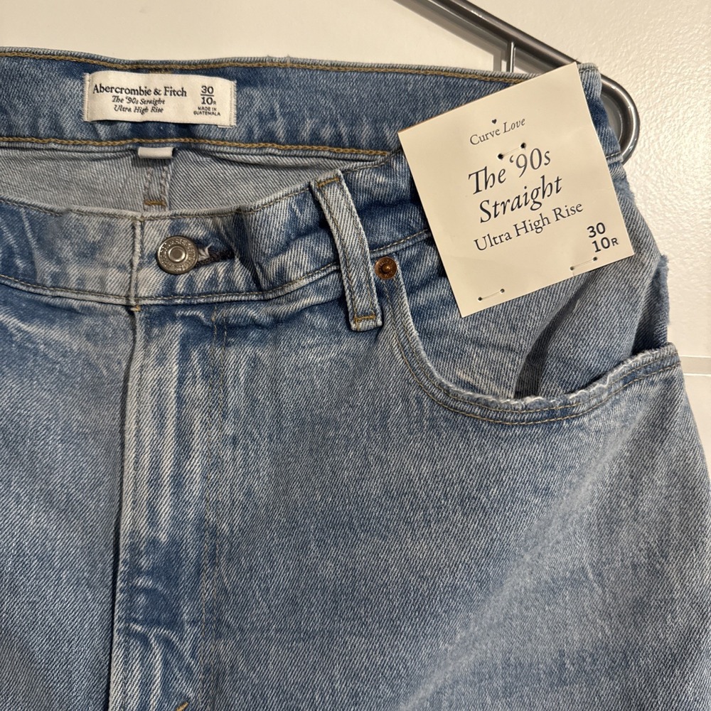 Abercrombie & Fitch Curve Love The 90s Straight Ultra High Rise Jeans 30 10R NEW